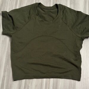 Lululemon Shifty Tech Cropped Tee size 6 - Olive Green Short Sleeve Top